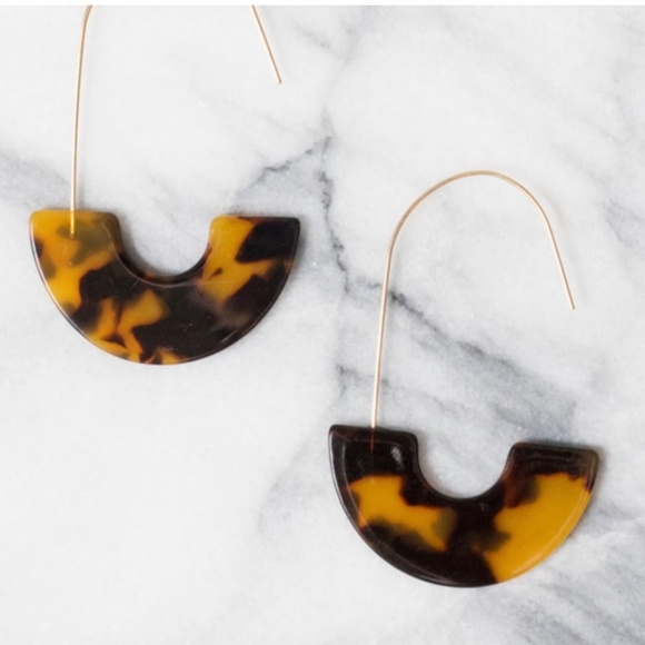 Dark Tortoise - Acrylic Adirah Hoop Earrings - Picture 3 of 3